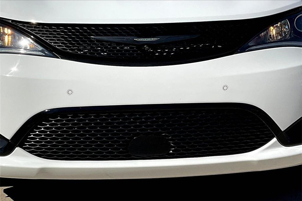 used 2020 Chrysler Pacifica car, priced at $27,249