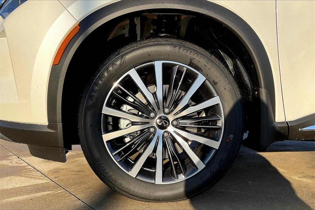 new 2025 INFINITI QX60 car, priced at $67,599