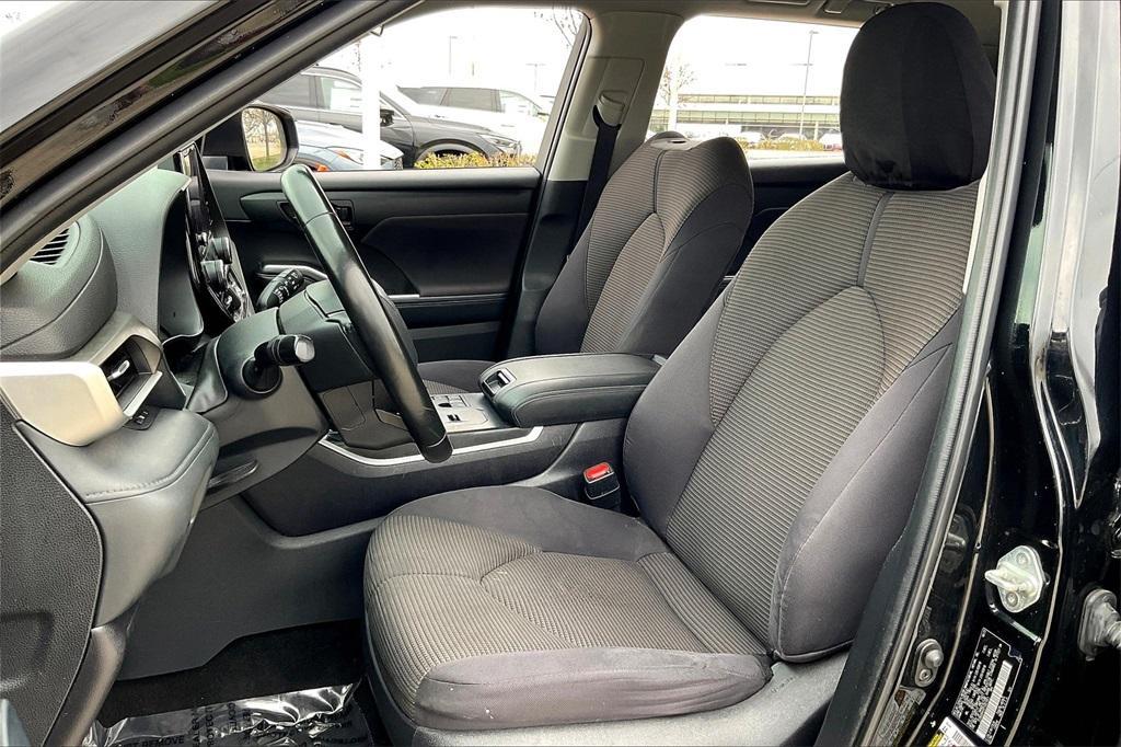 used 2023 Toyota Highlander car, priced at $28,989