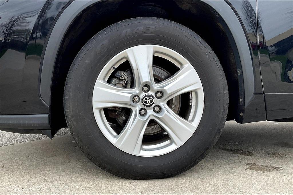 used 2023 Toyota Highlander car, priced at $28,989