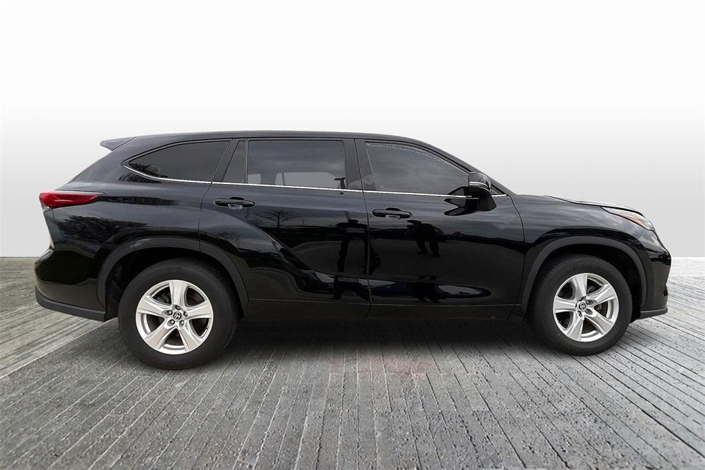 used 2023 Toyota Highlander car, priced at $28,989