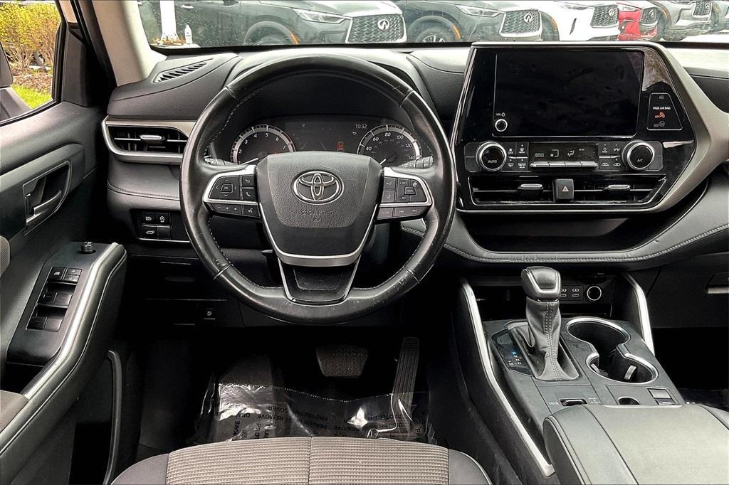 used 2023 Toyota Highlander car, priced at $28,989