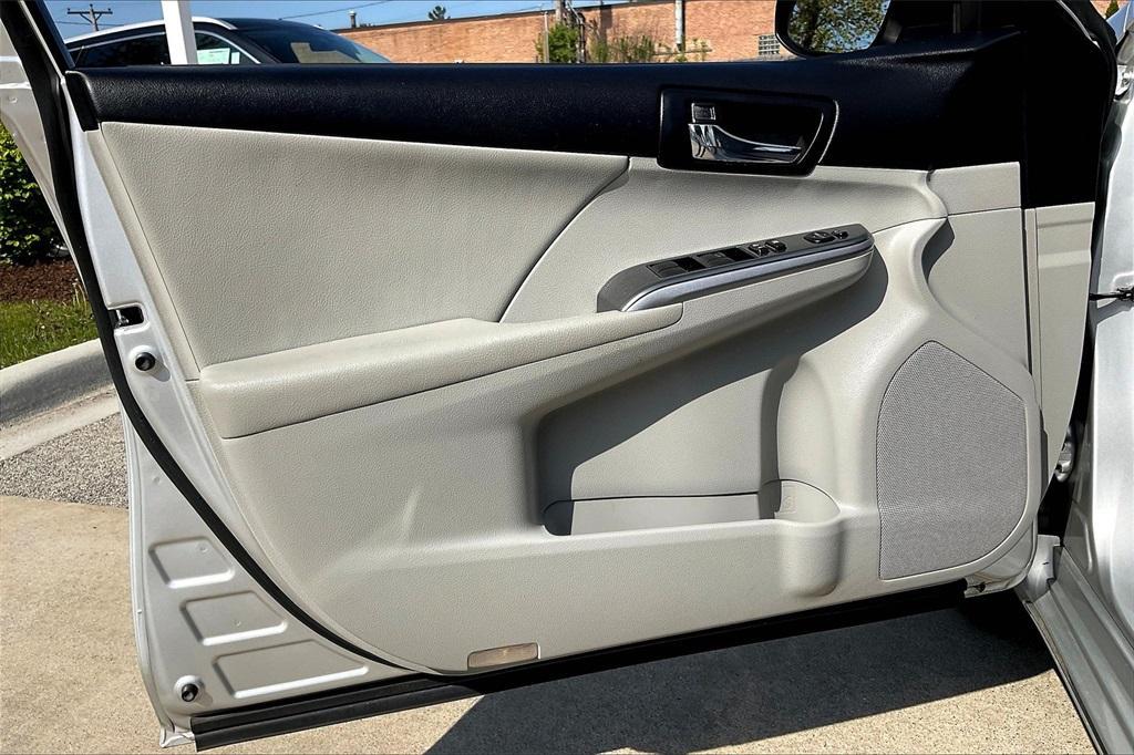 used 2014 Toyota Camry Hybrid car, priced at $17,595