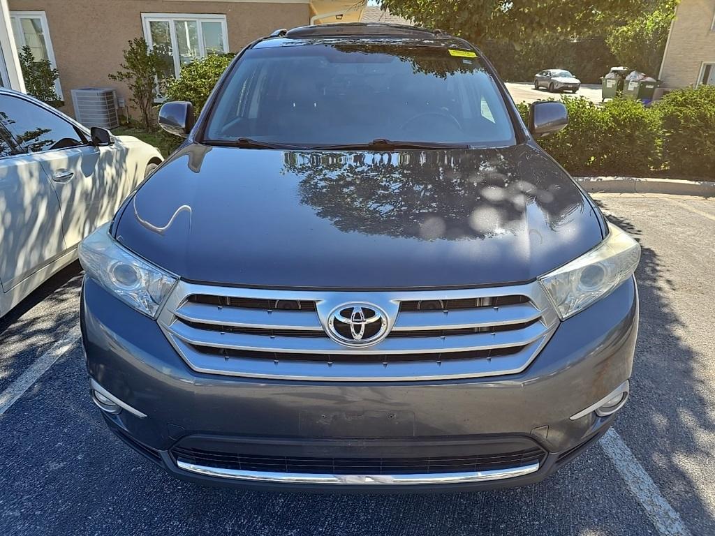 used 2013 Toyota Highlander car, priced at $12,990
