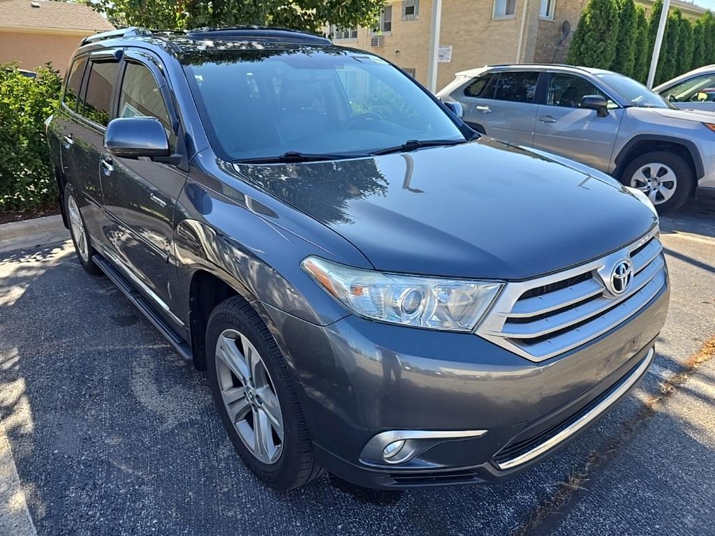 used 2013 Toyota Highlander car, priced at $12,990