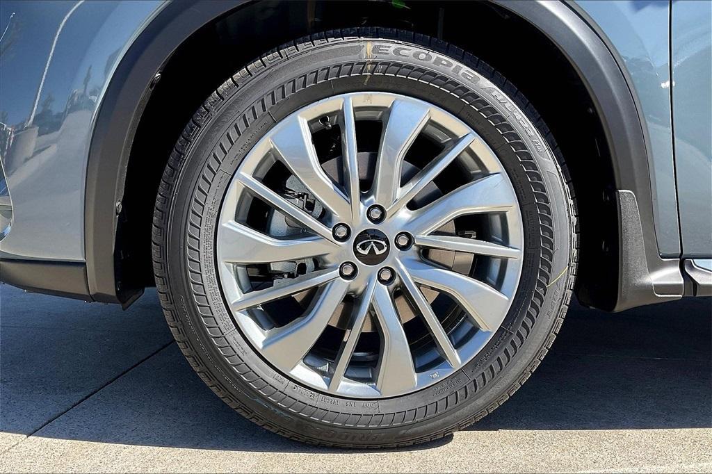 new 2025 INFINITI QX50 car, priced at $46,822