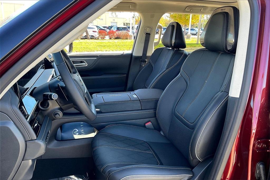 new 2025 INFINITI QX80 car, priced at $102,640