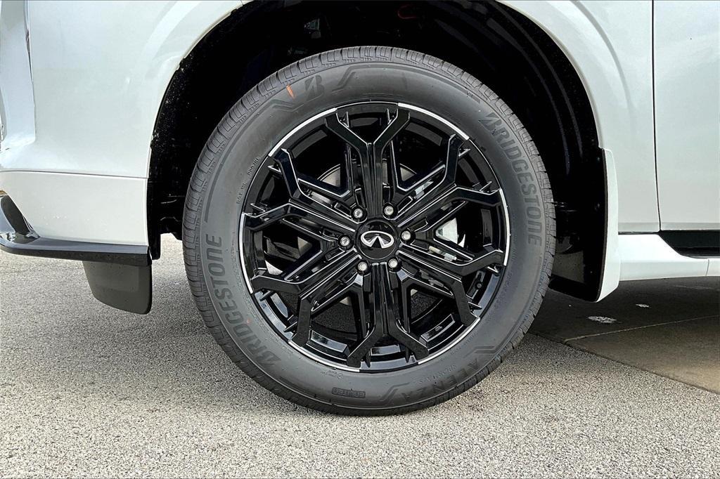 new 2026 INFINITI QX80 car, priced at $100,917
