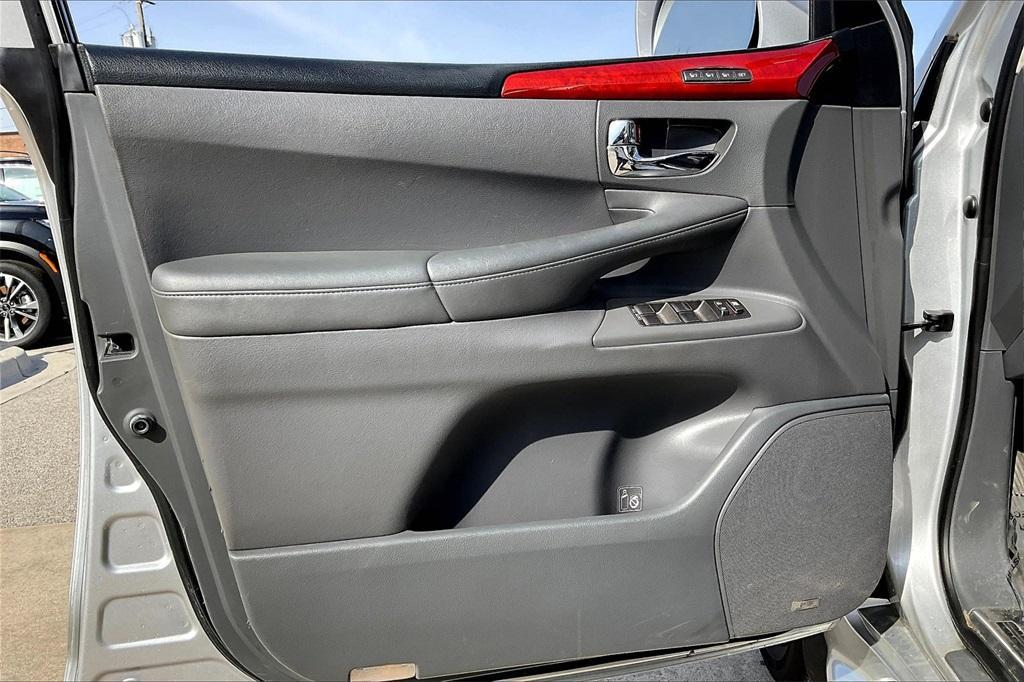 used 2008 Lexus LX 570 car, priced at $23,729