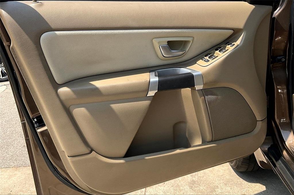 used 2013 Volvo XC90 car, priced at $13,632