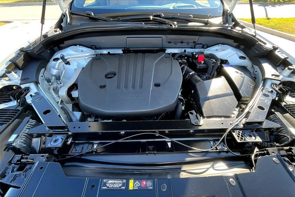 used 2022 Volvo XC60 car, priced at $32,989