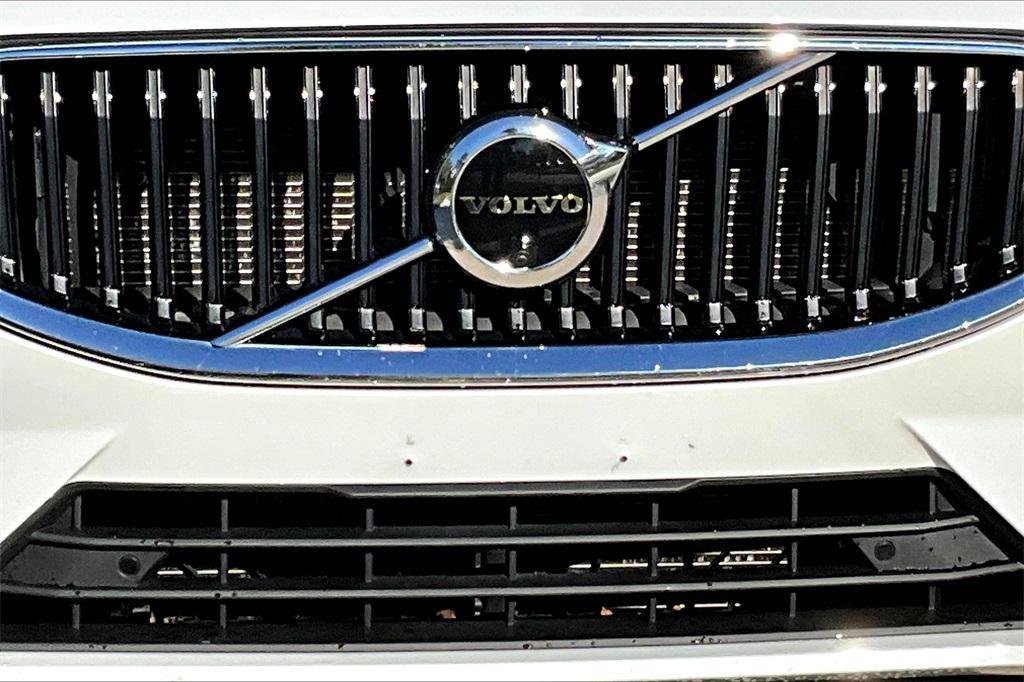 used 2022 Volvo XC60 car, priced at $32,989