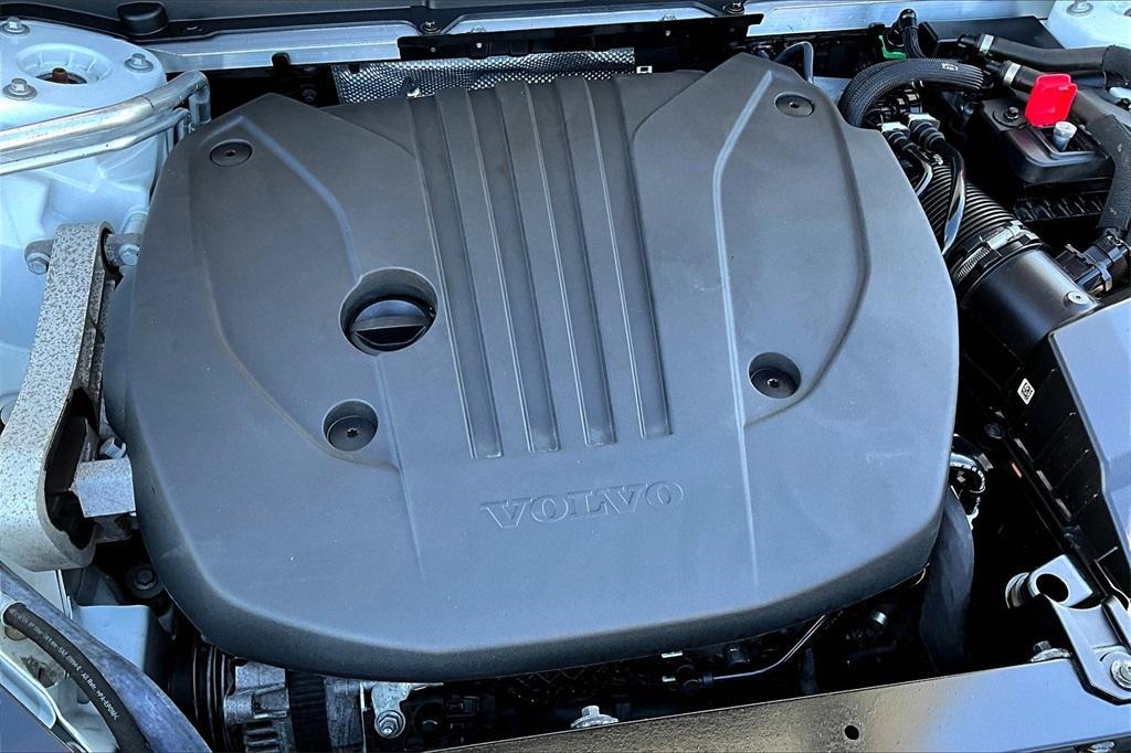 used 2022 Volvo XC60 car, priced at $32,989