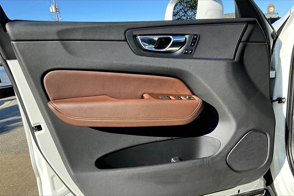 used 2022 Volvo XC60 car, priced at $32,989