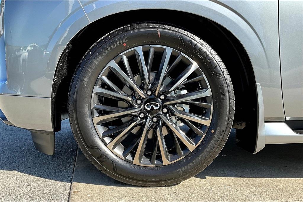 new 2026 INFINITI QX80 car, priced at $113,024