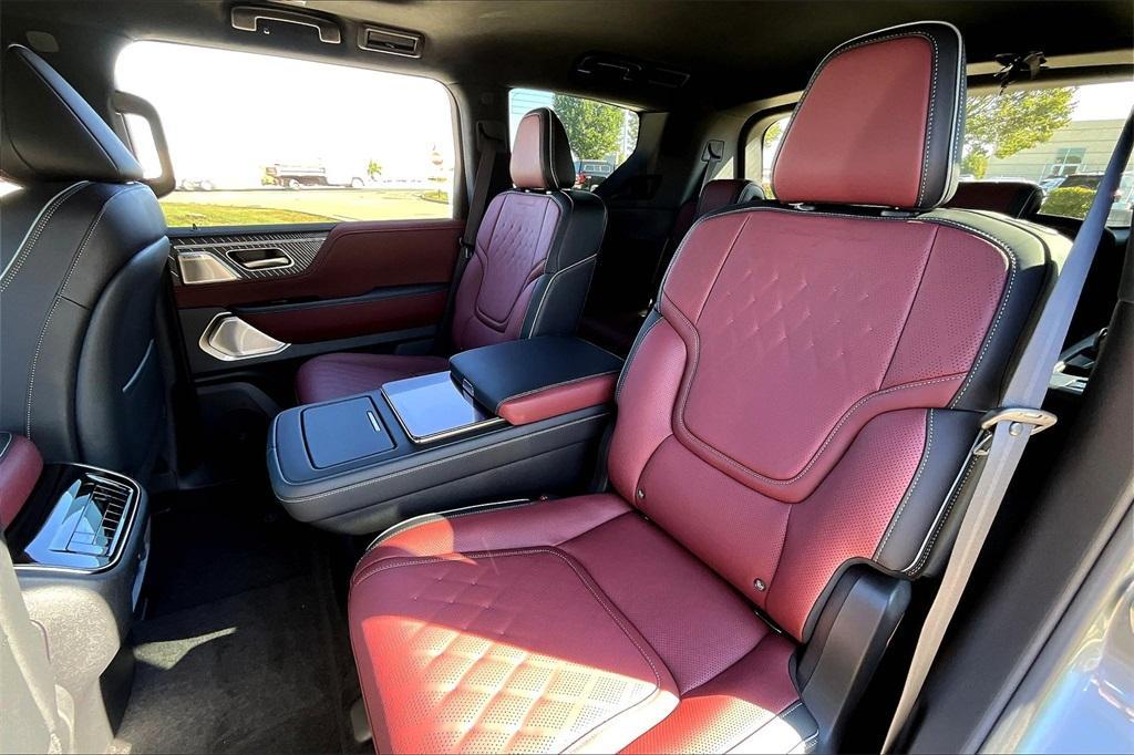 new 2026 INFINITI QX80 car, priced at $113,024