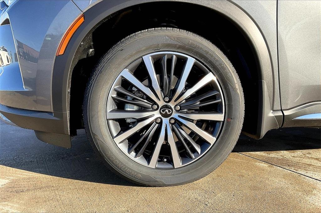 new 2025 INFINITI QX60 car, priced at $62,352