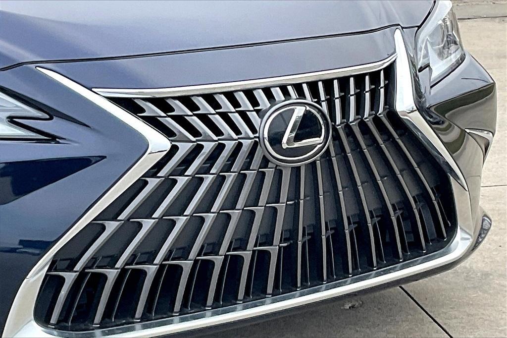 used 2022 Lexus ES 350 car, priced at $37,989