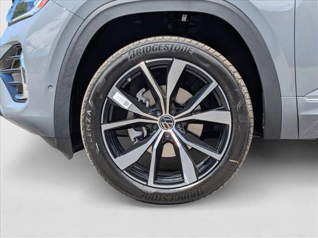 new 2025 Volkswagen Atlas car, priced at $51,985