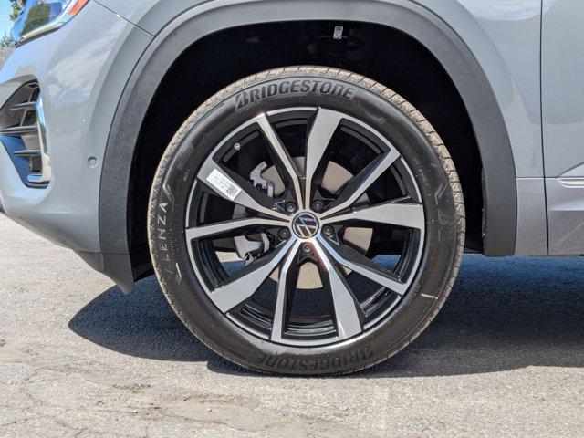 new 2025 Volkswagen Atlas car, priced at $54,189