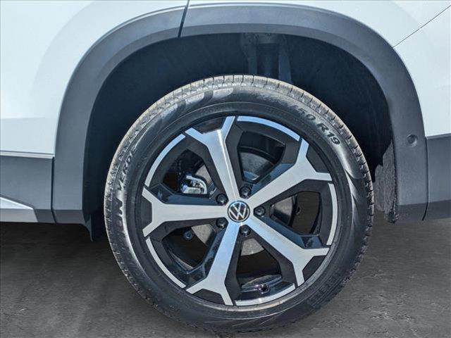 new 2025 Volkswagen Tiguan car, priced at $35,938