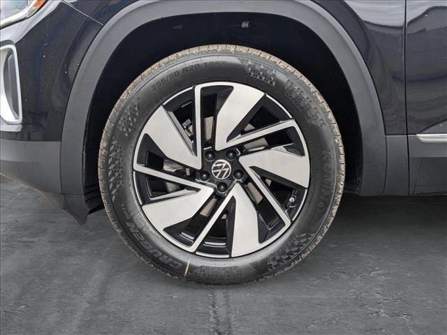 new 2025 Volkswagen Atlas car, priced at $47,629