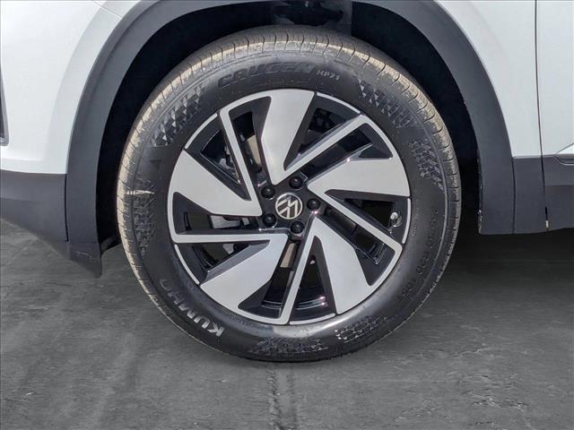 new 2025 Volkswagen Atlas car, priced at $45,182