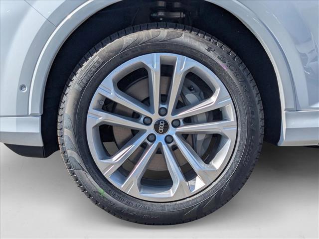 new 2025 Audi Q7 car, priced at $70,288