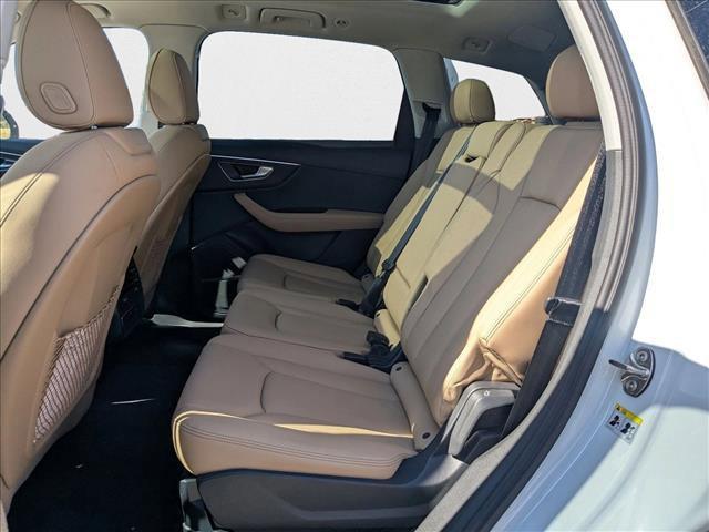 new 2025 Audi Q7 car, priced at $70,288