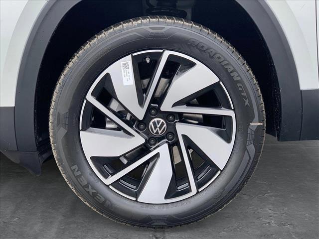 new 2025 Volkswagen Atlas car, priced at $49,184