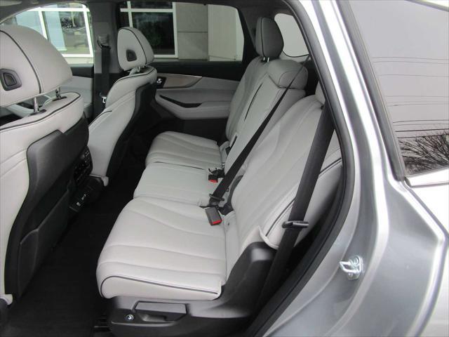 used 2022 Acura MDX car, priced at $43,495