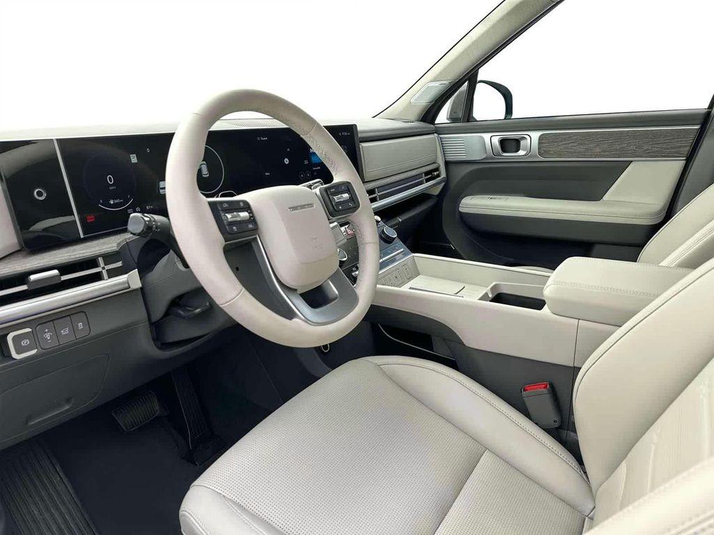 used 2025 Hyundai Santa Fe car, priced at $37,500