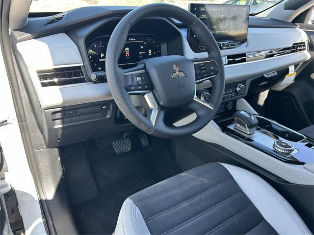 new 2025 Mitsubishi Outlander car, priced at $38,080