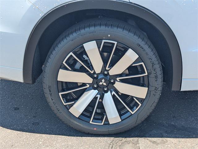 new 2025 Mitsubishi Outlander car, priced at $45,195