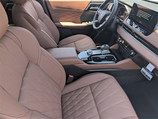 new 2025 Mitsubishi Outlander car, priced at $45,195