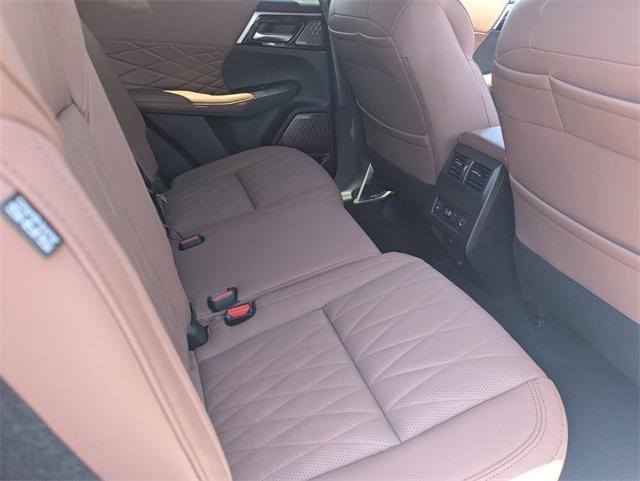 new 2025 Mitsubishi Outlander car, priced at $45,195