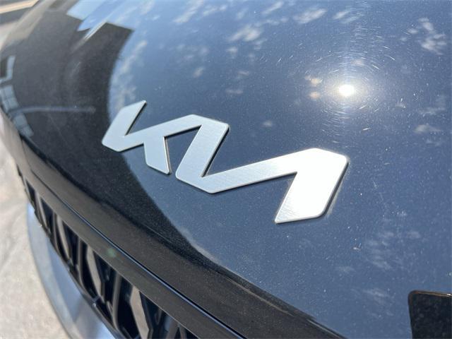 used 2025 Kia Carnival car, priced at $35,986