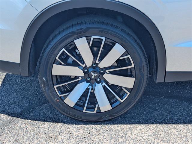 new 2025 Mitsubishi Outlander car, priced at $36,100