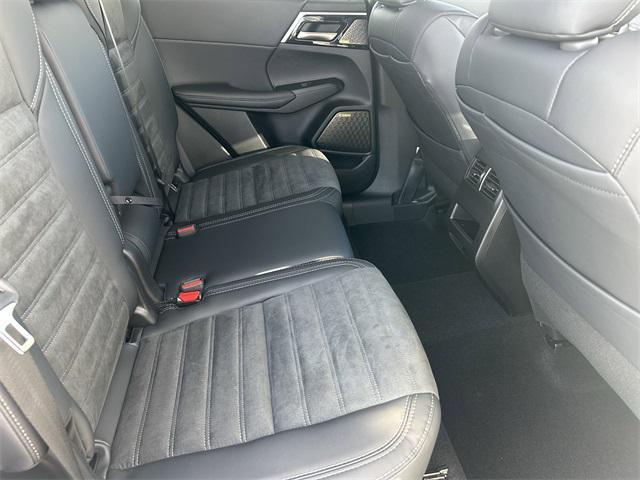 new 2025 Mitsubishi Outlander car, priced at $38,080