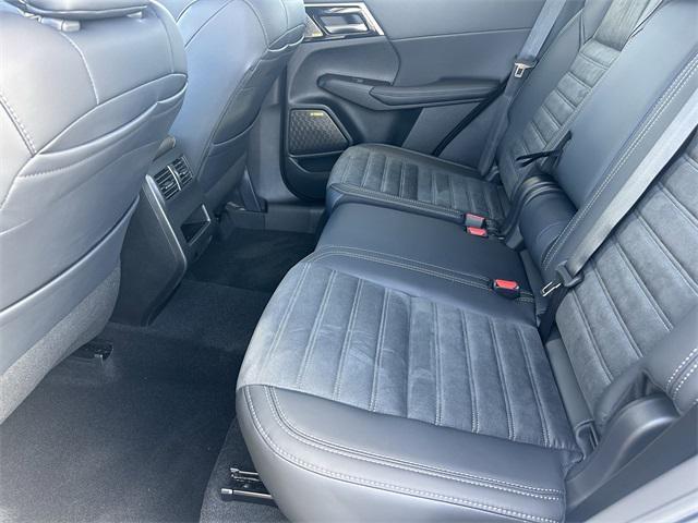 new 2025 Mitsubishi Outlander car, priced at $38,080