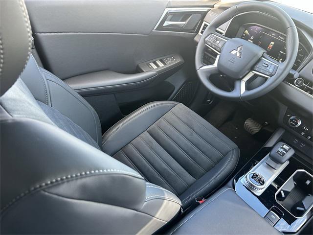 new 2025 Mitsubishi Outlander car, priced at $38,080