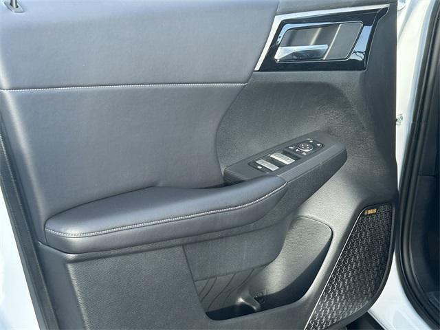 new 2025 Mitsubishi Outlander car, priced at $38,080