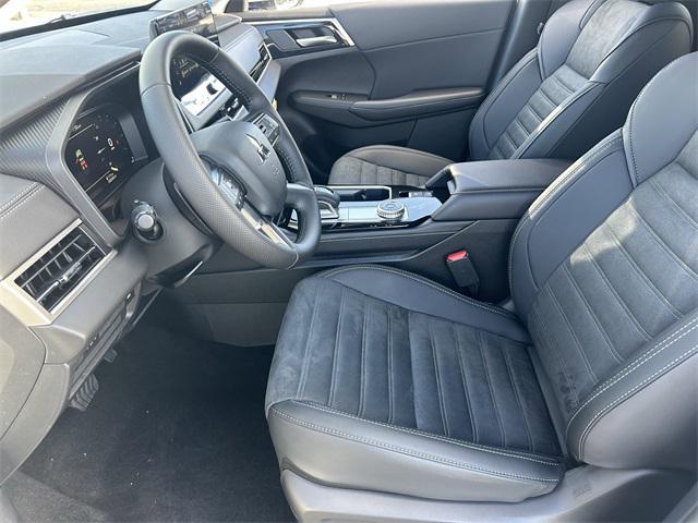 new 2025 Mitsubishi Outlander car, priced at $38,080