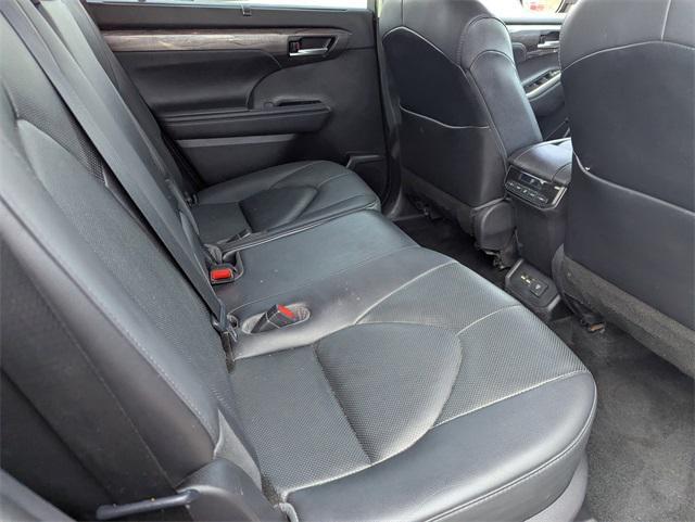 used 2021 Toyota Highlander car, priced at $32,498