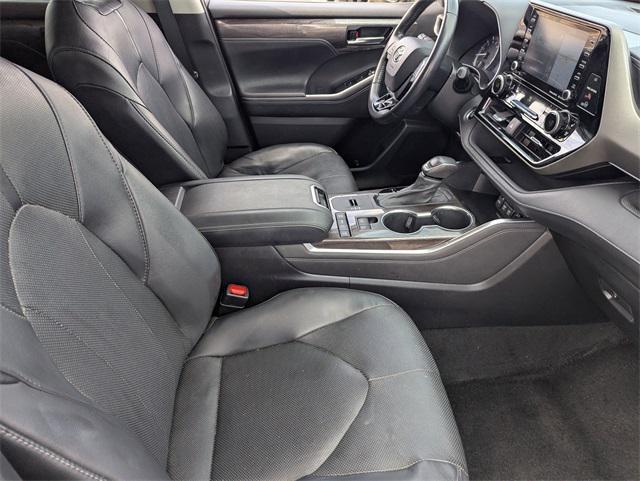 used 2021 Toyota Highlander car, priced at $32,498