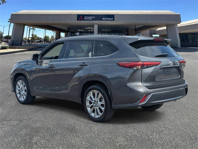 used 2021 Toyota Highlander car, priced at $32,498