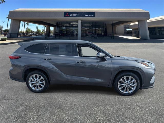 used 2021 Toyota Highlander car, priced at $32,498
