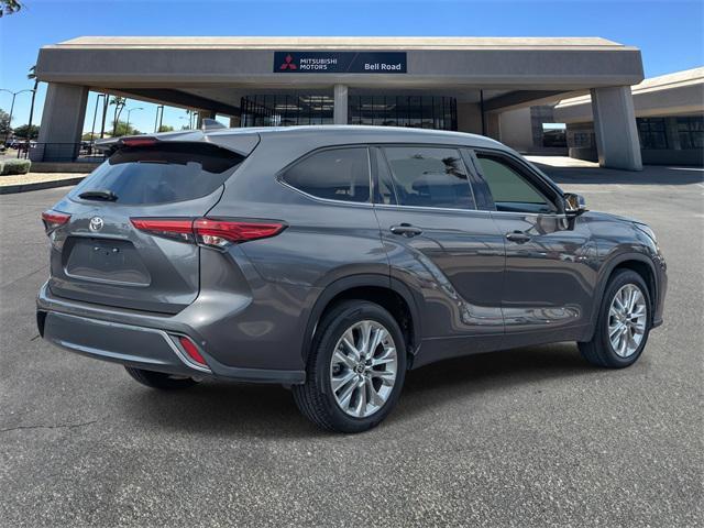 used 2021 Toyota Highlander car, priced at $32,498