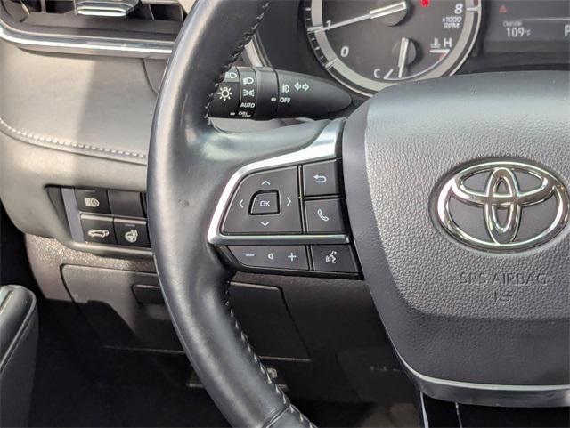 used 2021 Toyota Highlander car, priced at $32,498