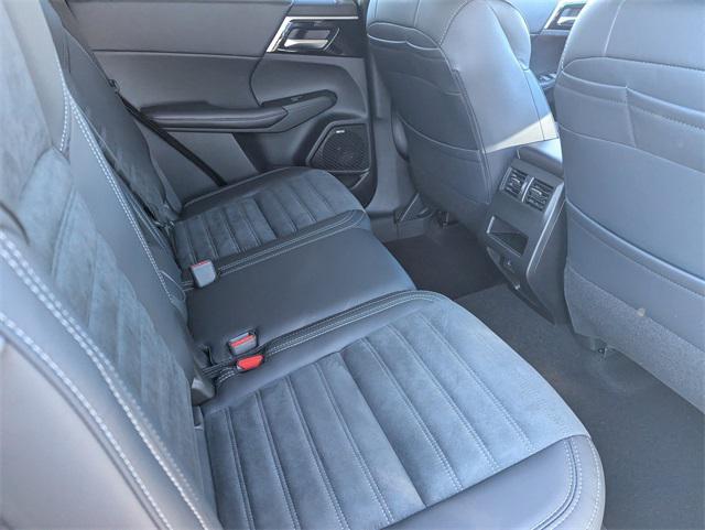 new 2025 Mitsubishi Outlander car, priced at $42,285